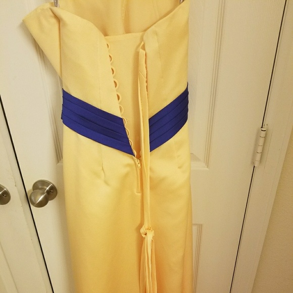 Gown - Picture 3 of 3